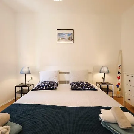 Apartman Bluemarin Apartment
